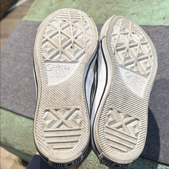 Converse Shoreline Low Top White Canvas Sneakers Womens Size 7 Slip On - Picture 6 of 6